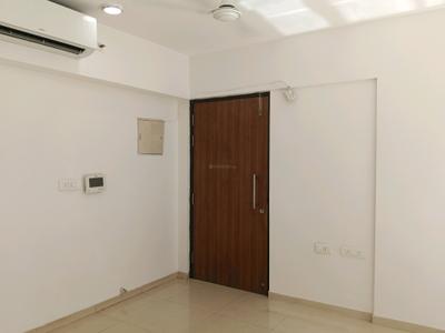 Living Room Image of 900 Sq.ft 2 BHK Apartment / Flat for rent in Lodha Splendora Riverview by Lodha Group, Kasarvadavali Thane for Rs. 30000