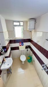Bathroom Image of 1200 Sq.ft 3 BHK Apartment / Flat for sale in Gola Road Patna for Rs. 9800000