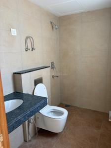 Bathroom Image of 1570 Sq.ft 4 BHK Apartment / Flat for rent in Godrej Windsor At Godrej Golf Links, Jaypee Greens Greater Noida for Rs. 65000