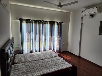 Bedroom Image of 1815 Sq.ft 3 BHK Apartment / Flat for rent in Adani The Meadows, Shantigram Ahmedabad for Rs. 60000