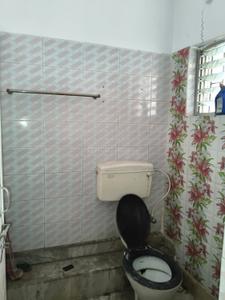 Bathroom Image of 1050 Sq.ft 2 BHK Apartment / Flat for rent in Mahaprabhu Apartment, Benachity Durgapur for Rs. 9000