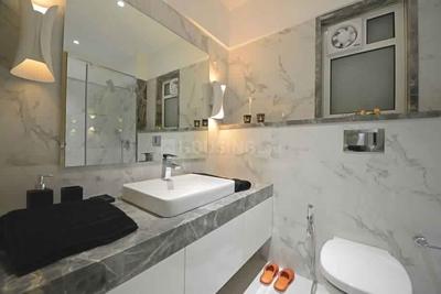 Bathroom Image of 3120 Sq.ft 4 BHK Apartment / Flat for sale in Santacruz West Mumbai for Rs. 162500000