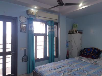 Bedroom Image of 1125 Sq.ft 3 BHK Apartment / Flat for sale in Sector 38 Rohini New Delhi for Rs. 4200000