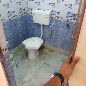 Bathroom Image of 975 Sq.ft 2 BHK Apartment / Flat for rent in Dum Dum Cantonment Kolkata for Rs. 18000