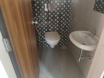 Bathroom Image of 431 Sq.ft 1 BHK Apartment / Flat for rent in Dosti Greater Thane Phase 1, Bhiwandi Thane for Rs. 10999