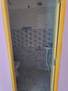Bathroom Image of 450 Sq.ft 1 BHK Apartment / Flat for rent in Sholinganallur Chennai for Rs. 25000