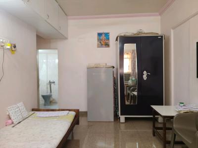 Bedroom Image of 847 Sq.ft 2 BHK Apartment / Flat for sale in Bindra Complex, Andheri East Mumbai for Rs. 19000000