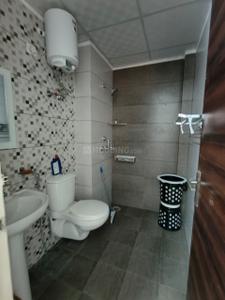 Bathroom Image of 1155 Sq.ft 2 BHK Apartment / Flat for rent in Bhabat Zirakpur for Rs. 27000