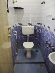 Bathroom Image of 1200 Sq.ft 2 BHK Independent House for rent in Chromepet Chennai for Rs. 19000