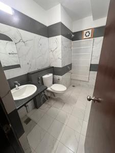 Bathroom Image of 3600 Sq.ft 4 BHK Apartment / Flat for rent in Janta Falcon View, JLPL Industrial Area Mohali for Rs. 75000