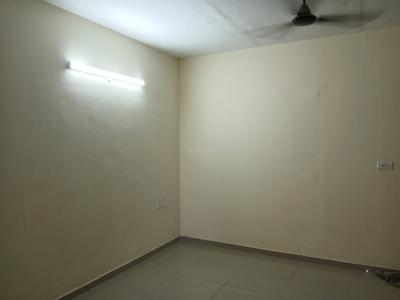 Living Room Image of 650 Sq.ft 3 BHK Apartment / Flat for rent in Pyramid Infinity, Sector 70 Gurgaon for Rs. 26000