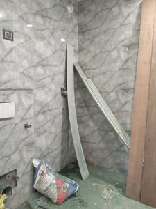 Common Bathroom Two Image of 2400 Sq.ft 6 BHK Apartment / Flat for sale in Vikaspuri Luxury Homes, KG-III New Delhi for Rs. 25500000