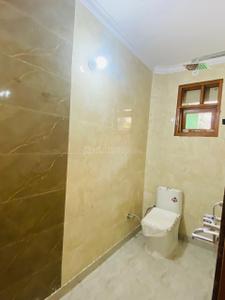 Bathroom Image of 720 Sq.ft 2 BHK Builder Floor for rent in Netaji Subhash Apartments, Sector 13 Dwarka New Delhi for Rs. 27000