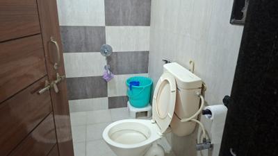 Bathroom Image of 621 Sq.ft 1 BHK Apartment / Flat for rent in GK Rose Icon, Pimple Saudagar Pune for Rs. 26000