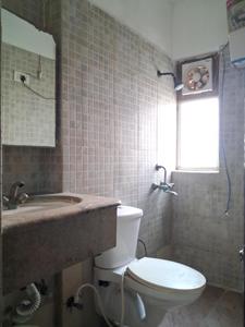 Common Bathroom Image of 824 Sq.ft 2 BHK Apartment / Flat for sale in Paras Tierea, Sector 137 Noida for Rs. 7000000