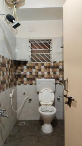 Bathroom Image of 585 Sq.ft 1 BHK Apartment / Flat for rent in Indira Nagar Bengaluru for Rs. 30000