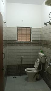 Bathroom Image of 750 Sq.ft 1 BHK Independent House for rent in Teachers Colony Bengaluru for Rs. 26000