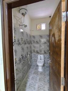 Bathroom Image of 650 Sq.ft 1 BHK Apartment / Flat for rent in Sanath Nagar Hyderabad for Rs. 15000