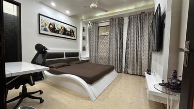 Bedroom Image of 1400 Sq.ft 4 BHK Builder Floor for sale in Pitampura New Delhi for Rs. 14500000