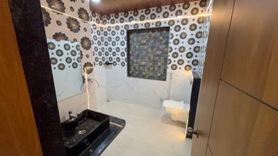 Bathroom Image of 550 Sq.ft 1 BHK Builder Floor for rent in Mahalakshmi Nagar Indore for Rs. 18500
