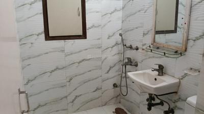 Image of 1450 Sq.ft 3 BHK Apartment / Flat for rent in CGHS Vasundhara, Sector 6 Dwarka, New Delhi for Rs. 42000