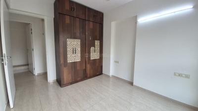Bedroom Image of 999 Sq.ft 2 BHK Apartment / Flat for sale in Hiranandani Meadows, Thane West Thane for Rs. 20000000