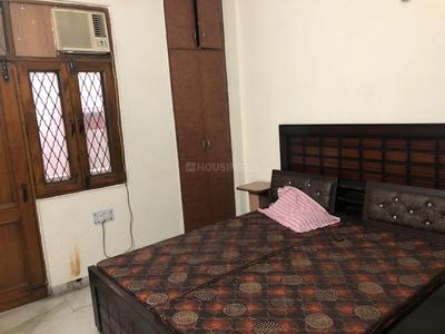 Bedroom Image of 1100 Sq.ft 2 BHK Builder Floor for rent in Model Town New Delhi for Rs. 40000