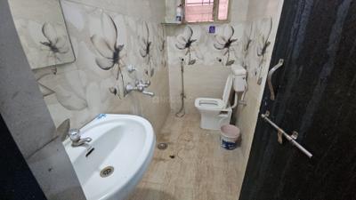 Bathroom Image of 750 Sq.ft 1 BHK Apartment / Flat for rent in Khajrana Indore for Rs. 16000