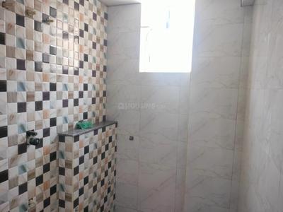 Bathroom Image of 1000 Sq.ft 2 BHK Apartment / Flat for rent in Kadubeesanahalli Bengaluru for Rs. 40000