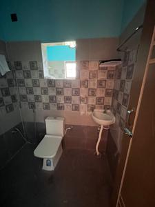 Bathroom Image of 1350 Sq.ft 2 BHK Builder Floor for rent in Sundarpada Bhubaneswar for Rs. 10000