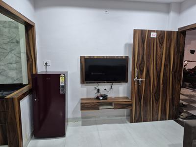Living Room Image of 600 Sq.ft 1 BHK Apartment / Flat for rent in Veena Nagar Indore for Rs. 18000