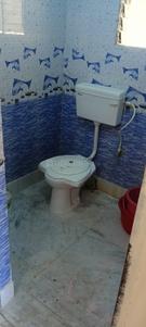 Bathroom Image of 975 Sq.ft 2 BHK Apartment / Flat for rent in Dum Dum Cantonment Kolkata for Rs. 18000