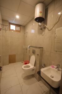 Bathroom Image of 400 Sq.ft 1 BHK Apartment / Flat for rent in Deecon Valley, Tapovan Rishikesh for Rs. 25000