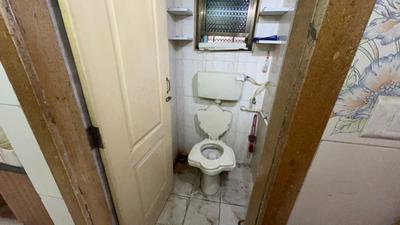 Bathroom Image of 560 Sq.ft 1 BHK Apartment / Flat for sale in Suyash Tower, Kopar Khairane Navi Mumbai for Rs. 9900000