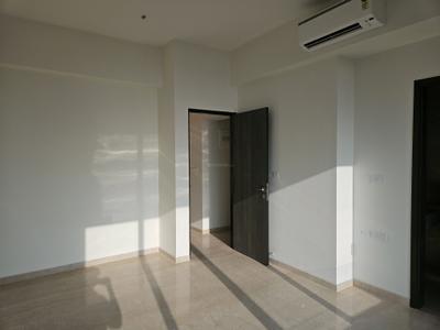 Bedroom Image of 2400 Sq.ft 4 BHK Apartment / Flat for rent in Piramal Mahalaxmi, Worli Mumbai for Rs. 371000