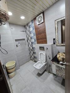 Image of 1233 Sq.ft 3 BHK Builder Floor for sale in Laxmi Nagar, New Delhi for Rs. 16000000