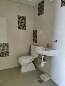 Common Bathroom Image of 421 Sq.ft 1 BHK Apartment / Flat for sale in Mahindra Happinest Kalyan, Bhiwandi Thane for Rs. 3500000