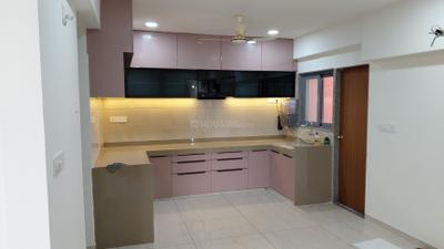 Kitchen Image of 3000 Sq.ft 4 BHK Apartment / Flat for rent in Samanvay West Park, New Alkapuri Vadodara for Rs. 60000