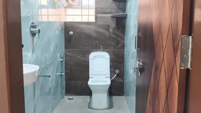 Bathroom Image of 550 Sq.ft 1 BHK Builder Floor for rent in HSR Layout Bengaluru for Rs. 28000