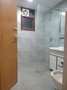 Common Bathroom Image of 1620 Sq.ft 4 BHK Apartment / Flat for sale in Sultanpur New Delhi for Rs. 12500000