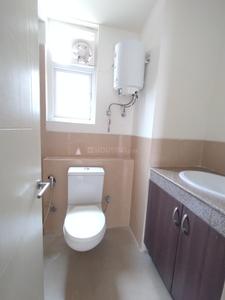 Bathroom Image of 1974 Sq.ft 4 BHK Apartment / Flat for sale in Emaar Emerald Floors Premier, Sector 65 Gurgaon for Rs. 34400000