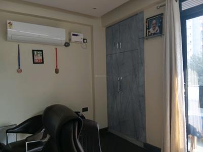 Bedroom Image of 1850 Sq.ft 4 BHK Builder Floor for sale in Raj Nagar Extension Ghaziabad for Rs. 16000000