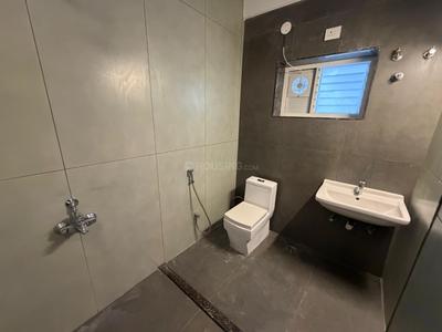 Bathroom Image of 2200 Sq.ft 3 BHK Apartment / Flat for rent in Jubilee Hills Hyderabad for Rs. 75000