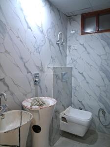 Common Bathroom Image of 1700 Sq.ft 3 BHK Apartment / Flat for sale in Sector 104 Noida for Rs. 7200000