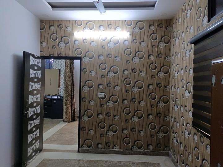 Poorvi Pitampura, Pitampura Bedroom 1