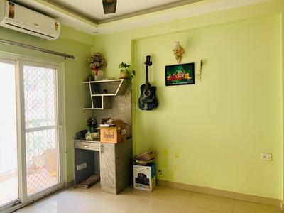 Bedroom Image of 1050 Sq.ft 2 BHK Apartment / Flat for rent in Paramount Emotions, Noida Extension Greater Noida for Rs. 21000