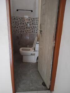 Bathroom Image of 500 Sq.ft 1 BHK Apartment / Flat for rent in Madhapur Hyderabad for Rs. 15000
