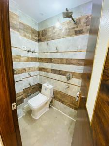 Image of 2350 Sq.ft 3 BHK Apartment / Flat for rent in Uttam Nagar, New Delhi for Rs. 21000