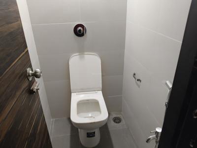 Bathroom Image of 650 Sq.ft 1 BHK Apartment / Flat for sale in Thane West Thane for Rs. 12500000