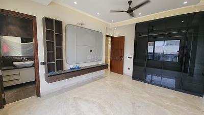 Bedroom Image of 2700 Sq.ft 4.5 BHK Builder Floor for sale in Punjabi Bagh New Delhi for Rs. 62500000